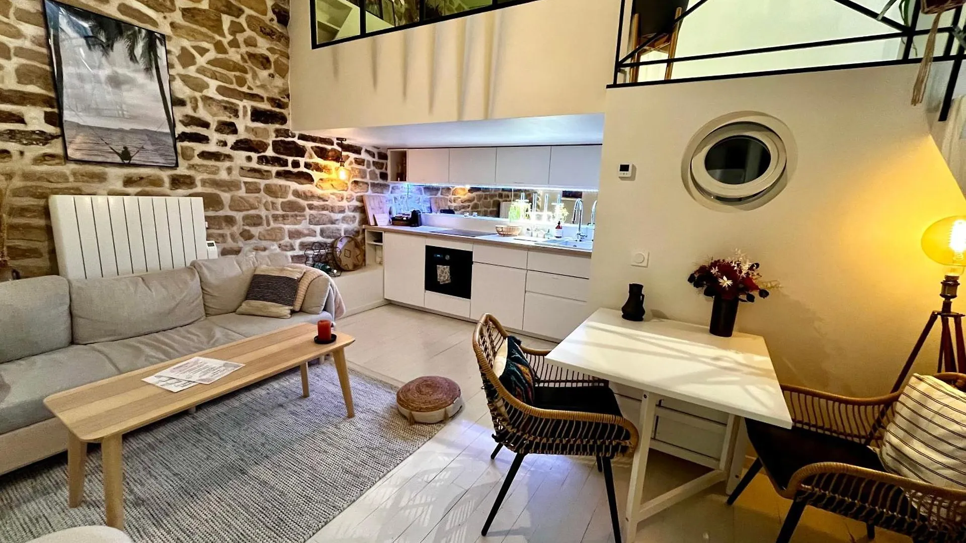 Apartament Plein Coeur De : Duplex A Bastille