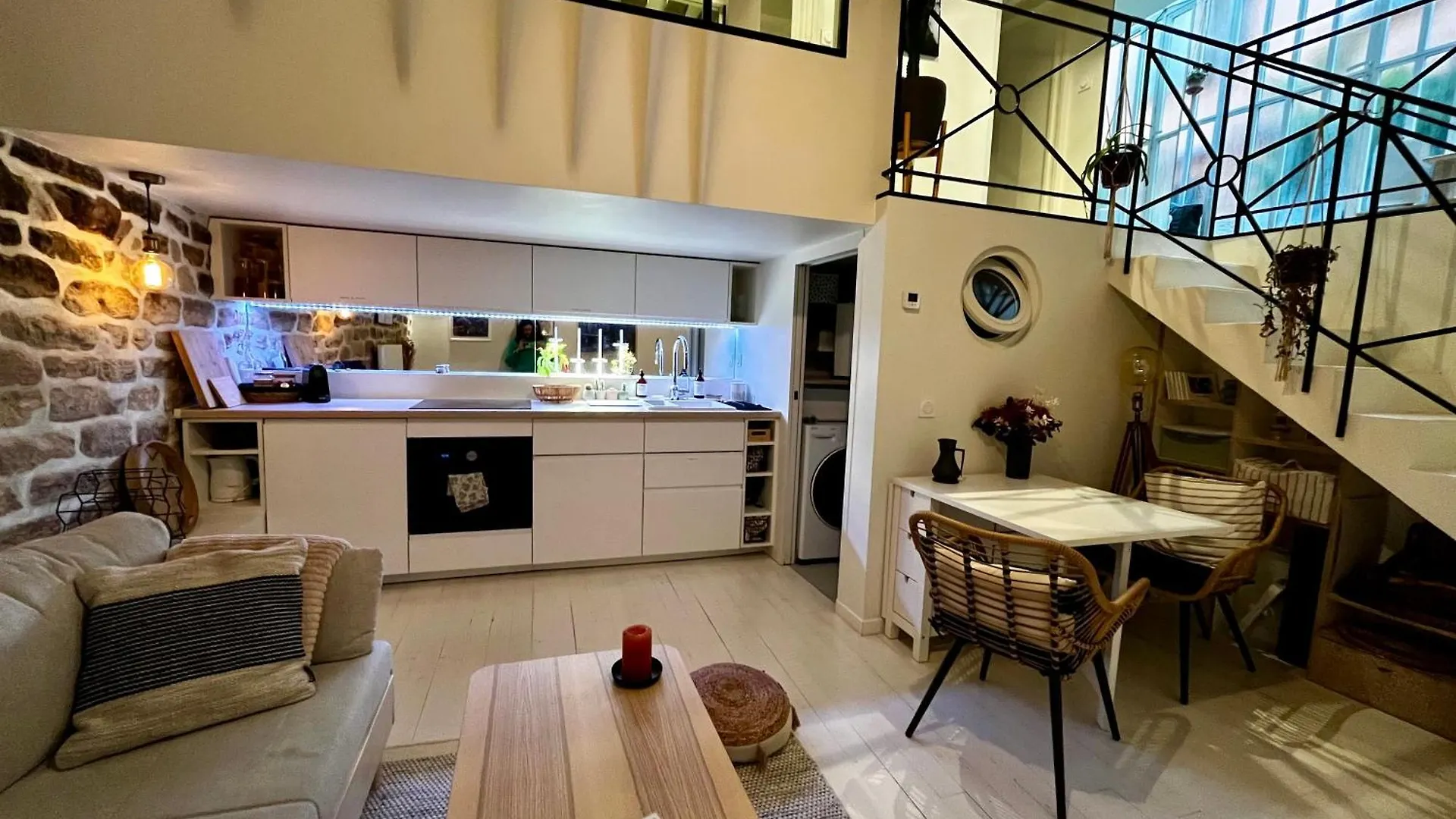Apartment Plein Coeur De : Duplex A Bastille